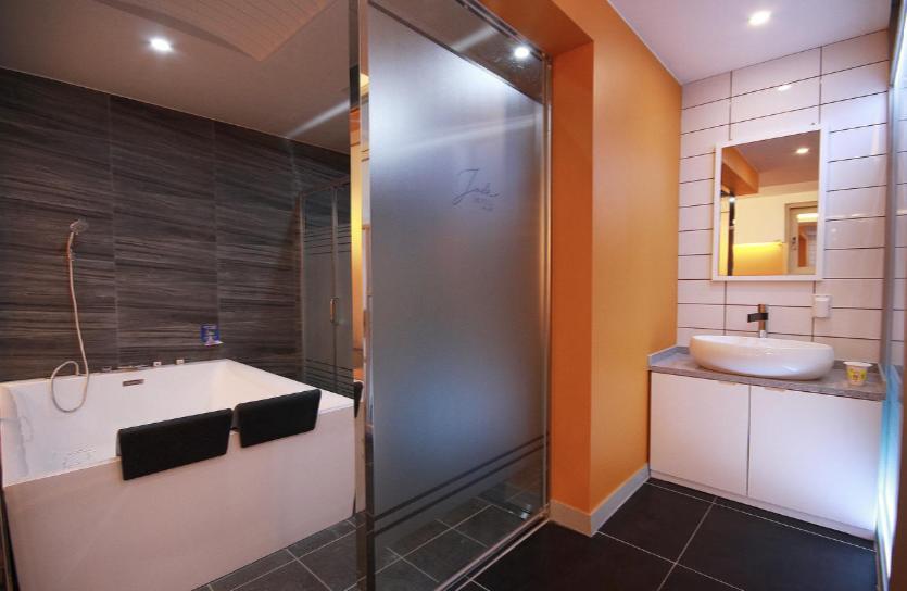 Jade Hotel Ilsan Ni Exterior photo