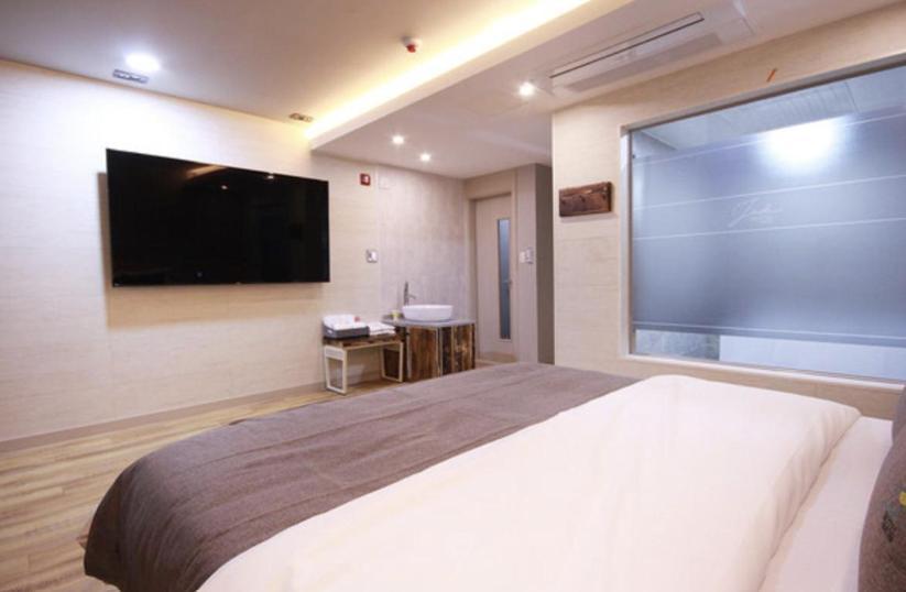 Jade Hotel Ilsan Ni Room photo