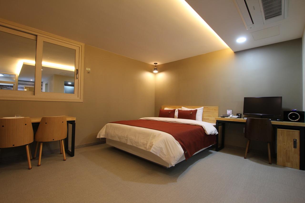 Jade Hotel Ilsan Ni Exterior photo