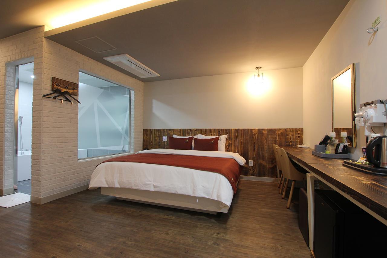 Jade Hotel Ilsan Ni Exterior photo
