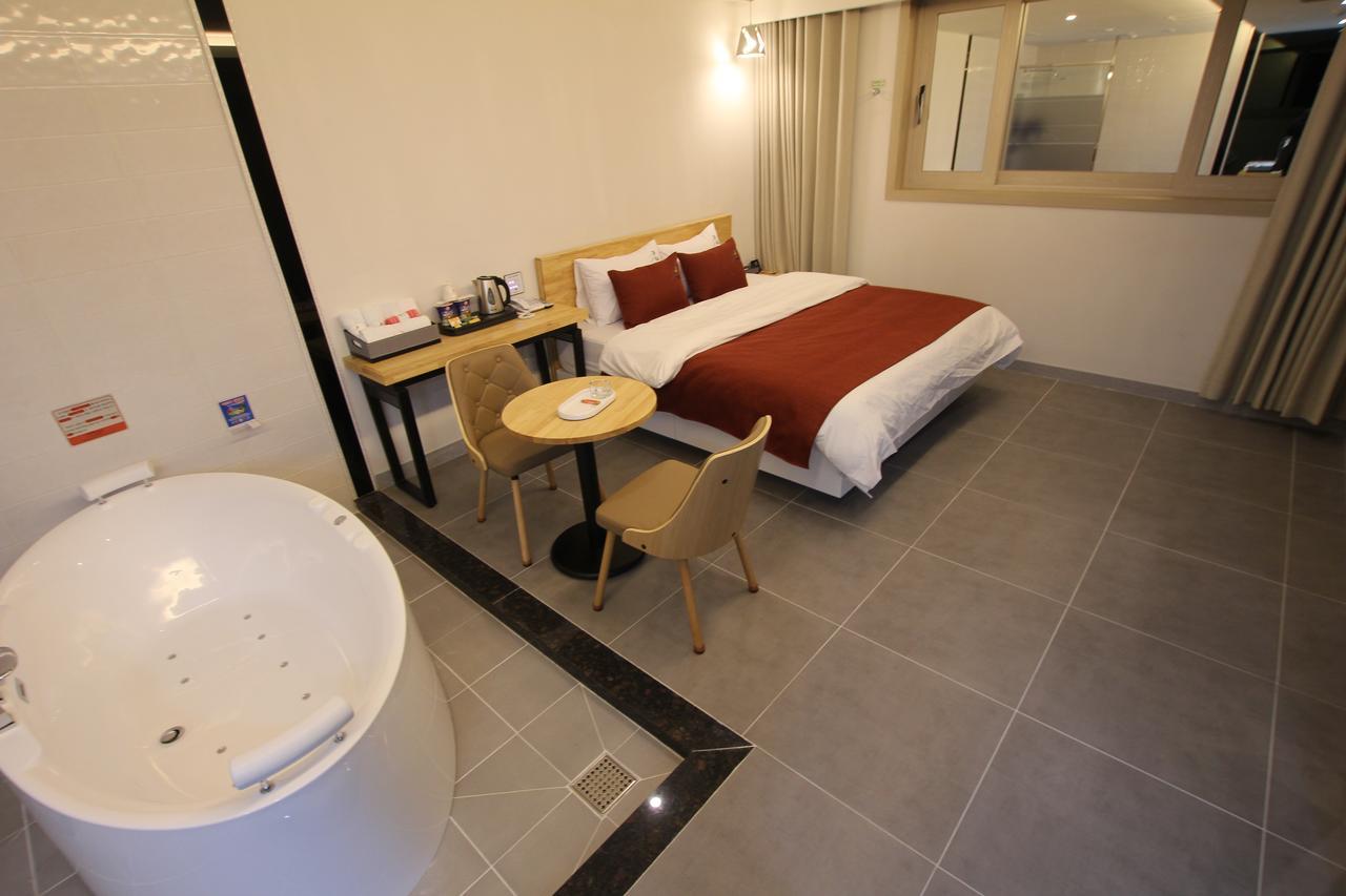 Jade Hotel Ilsan Ni Exterior photo