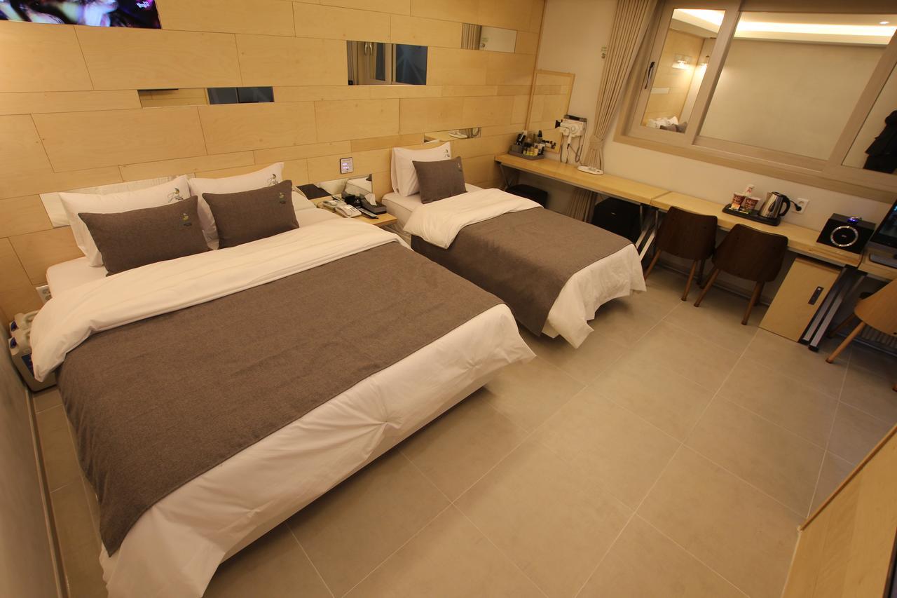 Jade Hotel Ilsan Ni Exterior photo