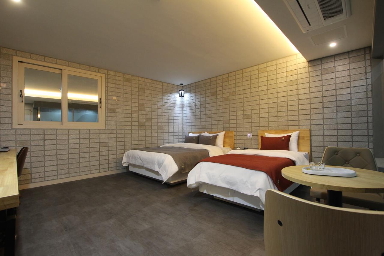 Jade Hotel Ilsan Ni Exterior photo